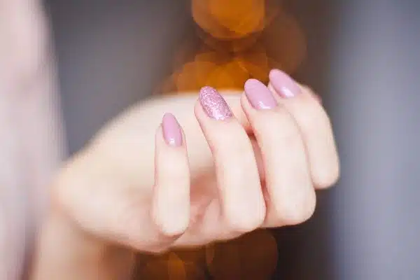 Les couleurs de vernis à ongles incontournables pour la saison automne/hiver