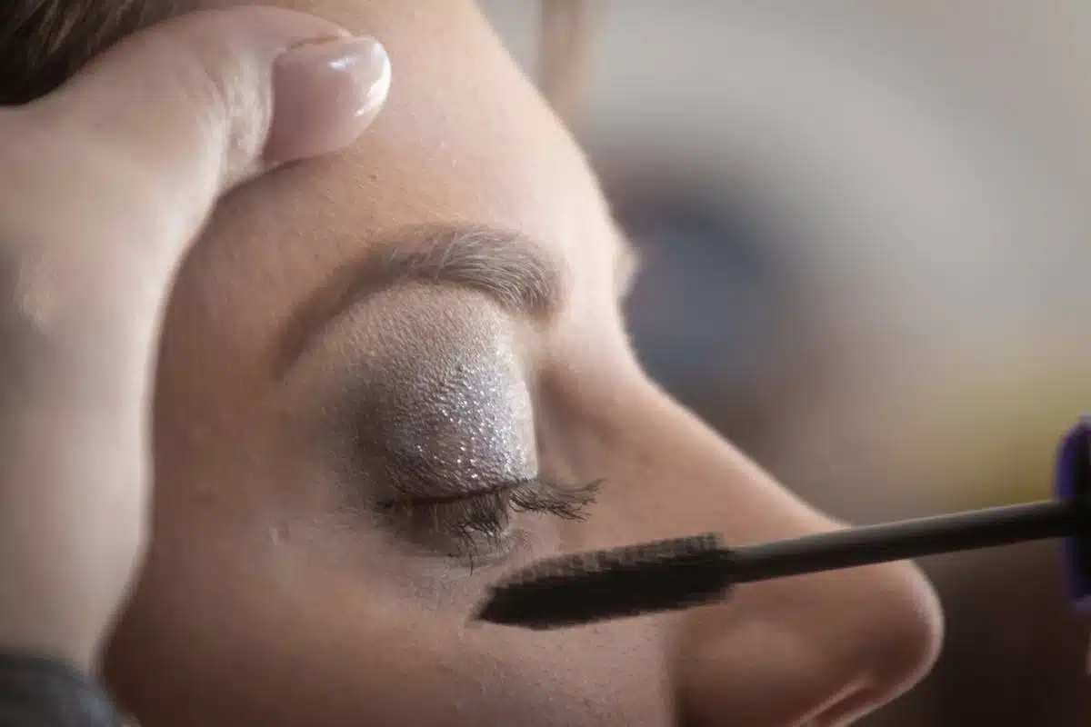 Maquillage express : les secrets pour être prête en un temps record !
