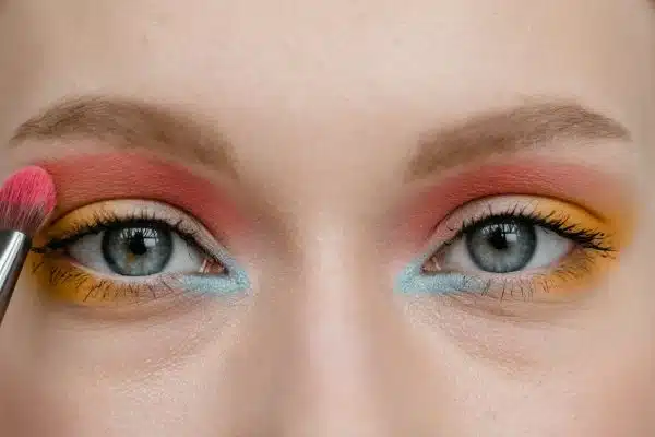 Mettre en valeur ses yeux : les meilleures techniques de maquillage à connaître