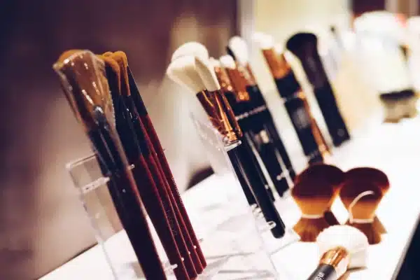 Découvrez les tendances maquillage estivales de cette année !